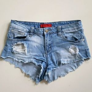 Signature distressed denim short, medium